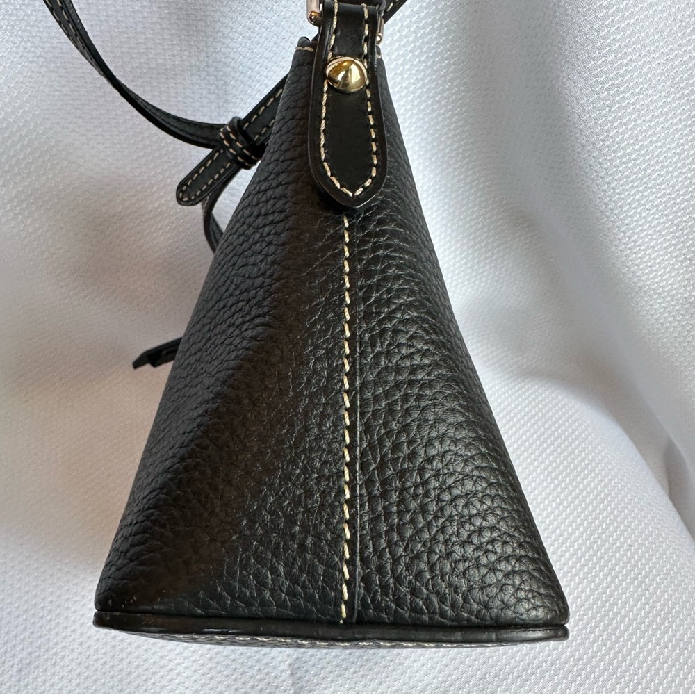 Dooney & Bourke Black Pebbled Leather Crossbody - excellent pre-owned condition - Picture 5 of 8